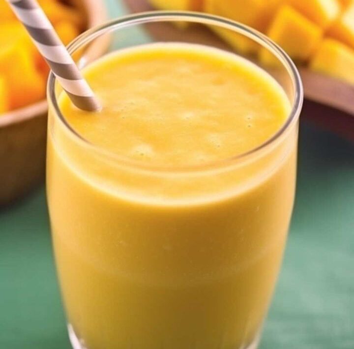 Sprawdź ten przepis nazywa się „To Melt Fat Like Crazy” smoothie. Jest nie tylko łatwy w przygotowaniu, ale także smaczny