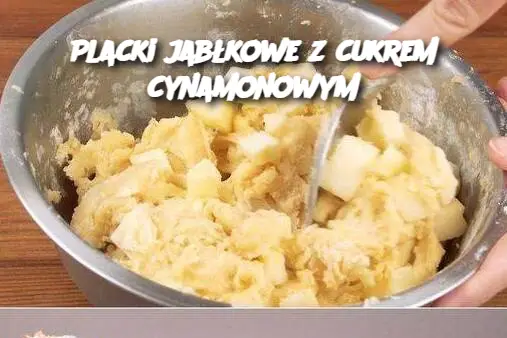 Placki jabłkowe z cukrem cynamonowym