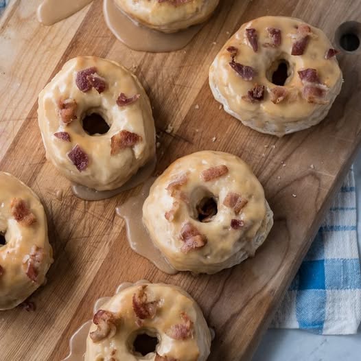 Pączki w glazurze klonowej z boczkiem