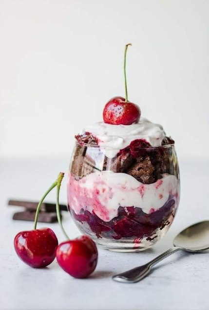 Wygląda tak pysznie!🍓🍋🍰Czarny Las Trifle 🍒🍒🍒🤤🤤