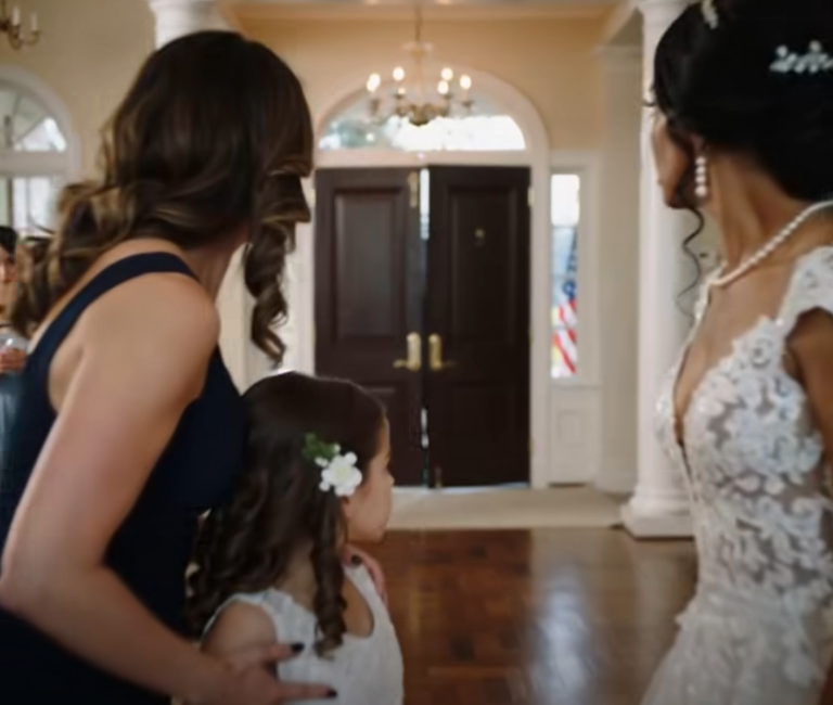 W dniu ślubu mojej siostry moja mama i siostra zażądały ode mnie zapłaty 30 000 dolarów za catering dla mojej córki