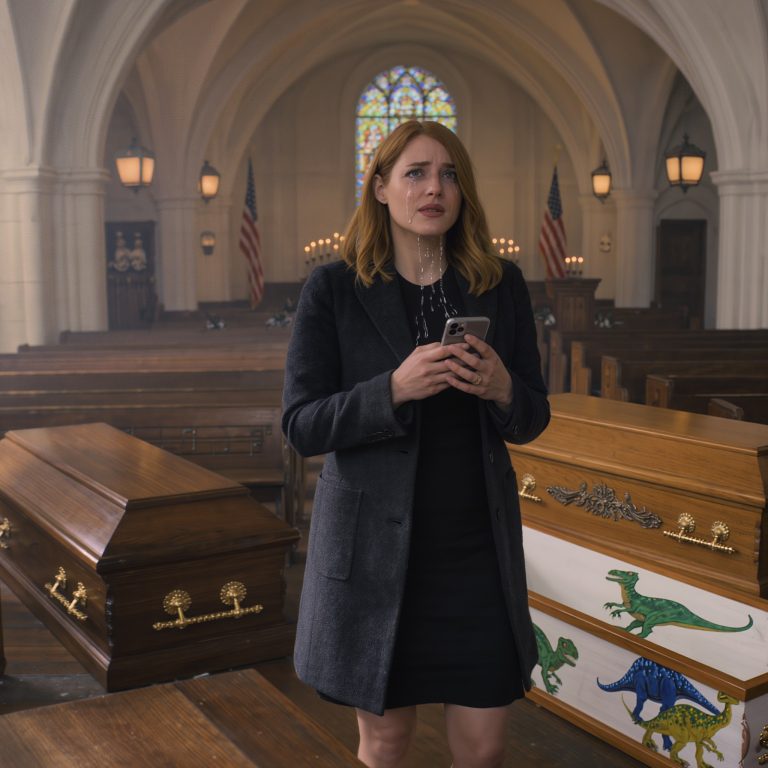 Moi rodzice nie byli obecni na pogrzebie mojego męża i dwójki dzieci, ponieważ zbiegł się on z urodzinami mojej siostry. Sześć miesięcy później artykuł w gazecie wywrócił ich życie do góry nogami – i nagle się mną zainteresowali. Z dnia na dzień cała moja rodzina była wściekła, gdy odkryli, że potajemnie odziedziczyłam 5 milionów dolarów i że…