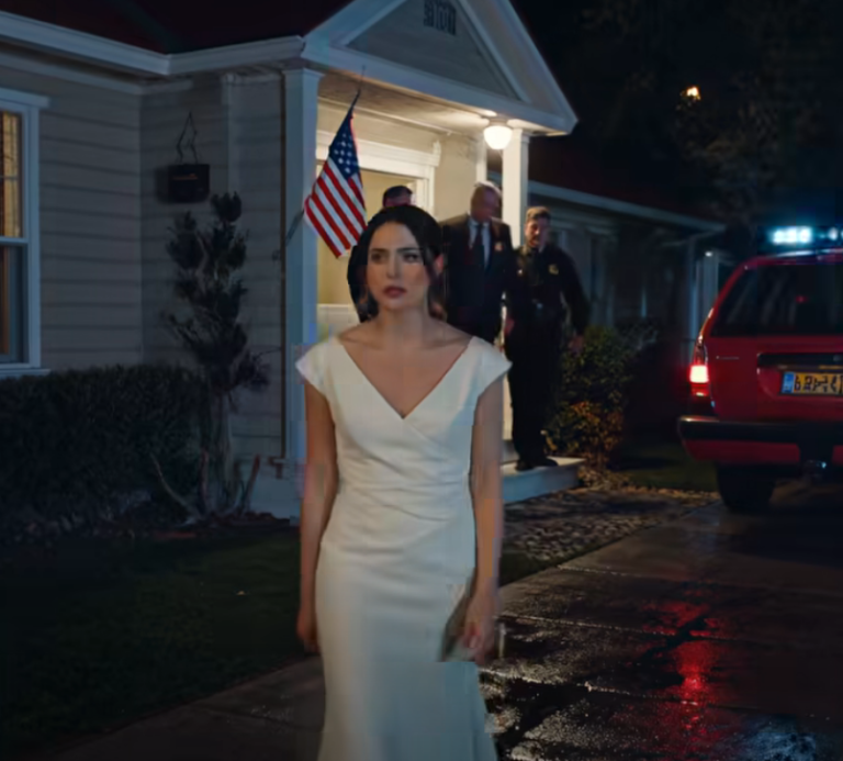 Nikt z mojej rodziny nie przyszedł na mój ślub. Kilka tygodni później tata napisał SMS-a: „Potrzebuję 8400 dolarów na ślub twojego brata”. Wysłałem mu 1 dolara z „najlepszymi życzeniami”. Potem kazałem mężowi wymienić zamki. POTEM POJAWIŁ SIĘ TATA – Z POLICJANTAMI.