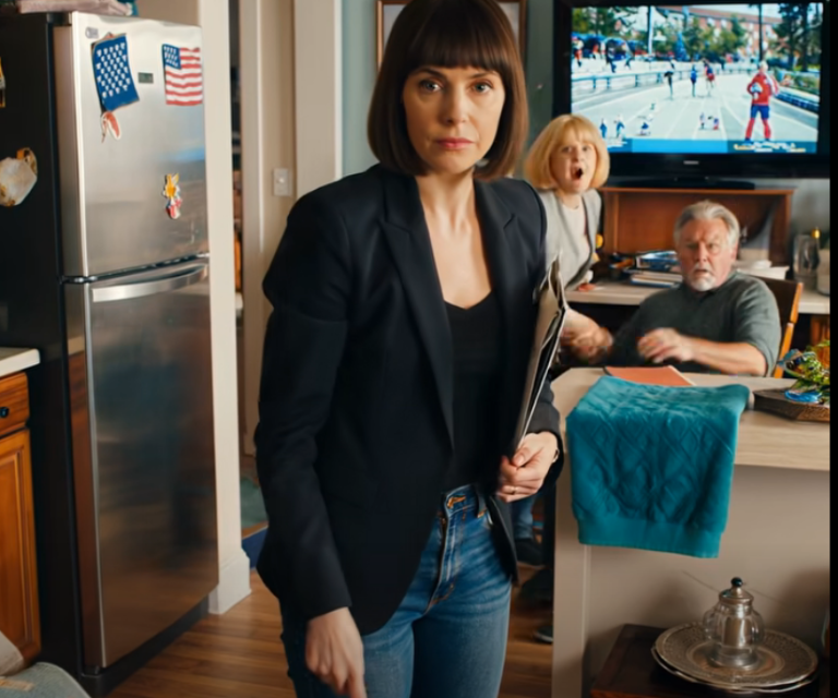 Mama krzyknęła: „Wynoś się i nigdy nie wracaj!” – więc tak zrobiłem. Kilka tygodni później tata zapytał, dlaczego przestałem płacić ratę kredytu hipotecznego. Moja odpowiedź: ZAMKNIJ ICH CAŁKOWICIE…