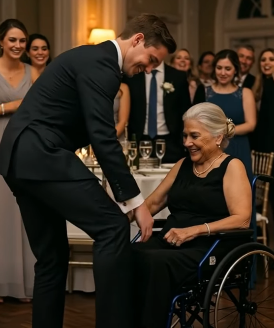 TAŃCZYŁ Z MOJĄ MAMĄ NA ŚLUBIE