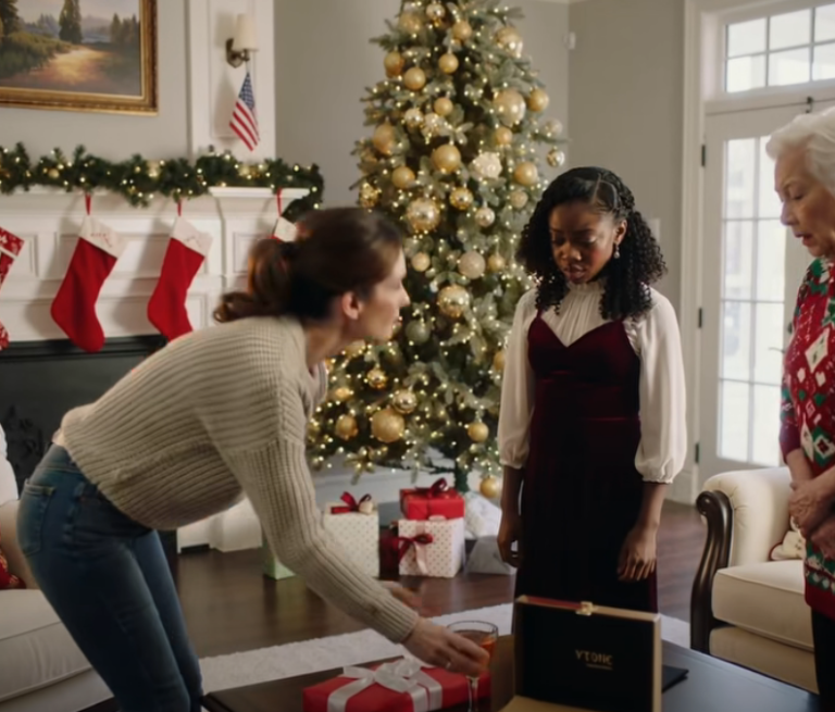 Na Boże Narodzenie moi rodzice jasno dali mi do zrozumienia, że ​​nie pozwolę mi przyjść, jeśli nie przyniosę luksusowego prezentu