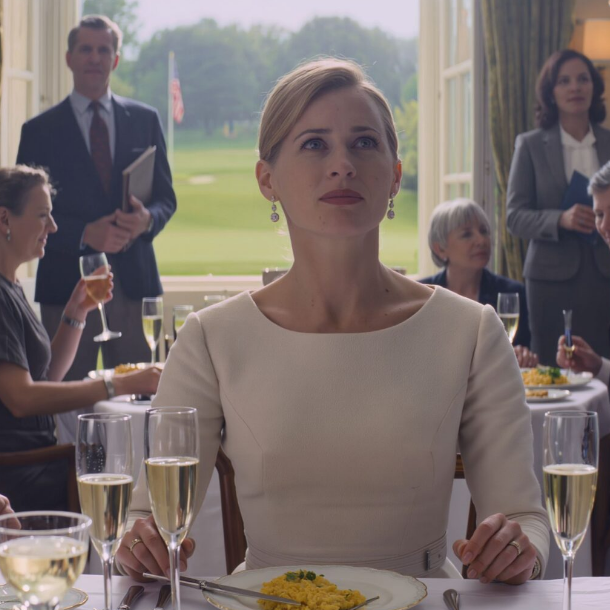 „Nie stać cię na składki członkowskie” – oznajmiła siostra na brunchu. Tata zgodził się: „Przestań udawać”. Kontynuowałem cichy posiłek. Podszedł prezes klubu: „Proszę pani, pani dokumenty akwizycyjne są gotowe…”