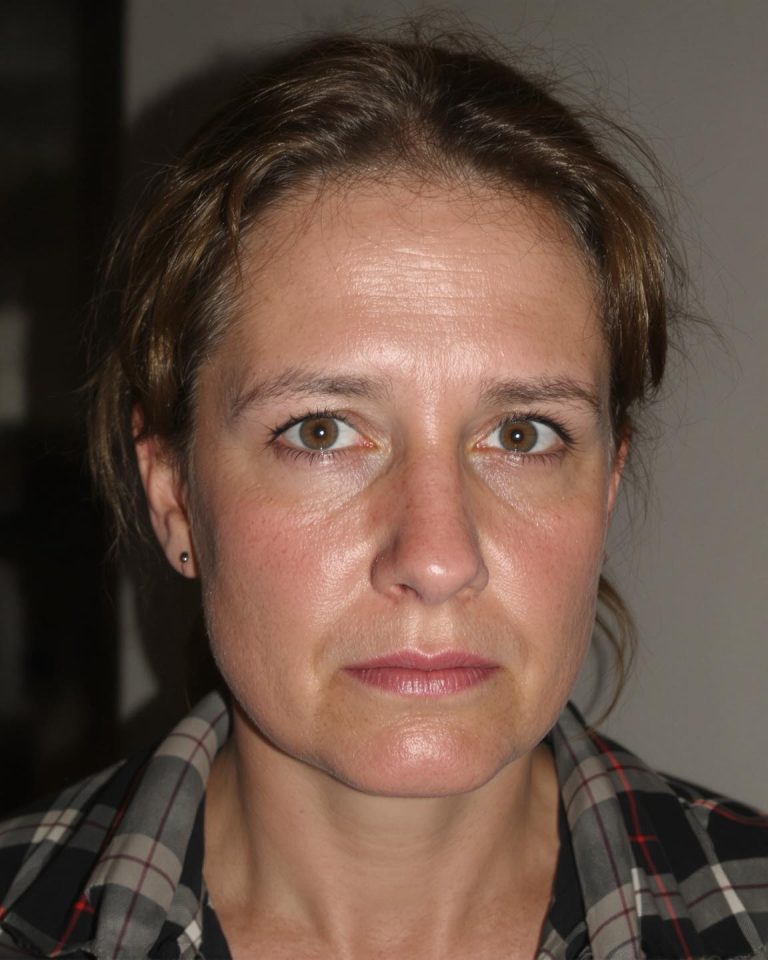 Całe życie opiekowałam się chorą matką, rezygnując z własnych marzeń. Teraz ona zostawiła cały majątek mojemu bratu, który odwiedzał ją raz w roku