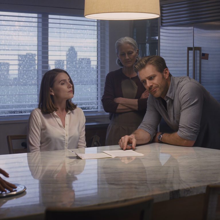 Kiedy straciłam pracę, mój bogaty mąż nagle powiedział: „Od teraz dzielimy się wszystkim po równo. Będę dbać tylko o siebie”. Nie płakałam. Nie krzyczałam. Po prostu spojrzałam na niego spokojnym wzrokiem i powiedziałam: „Dobrze”. Nie spodziewał się tego, co się potem wydarzyło.