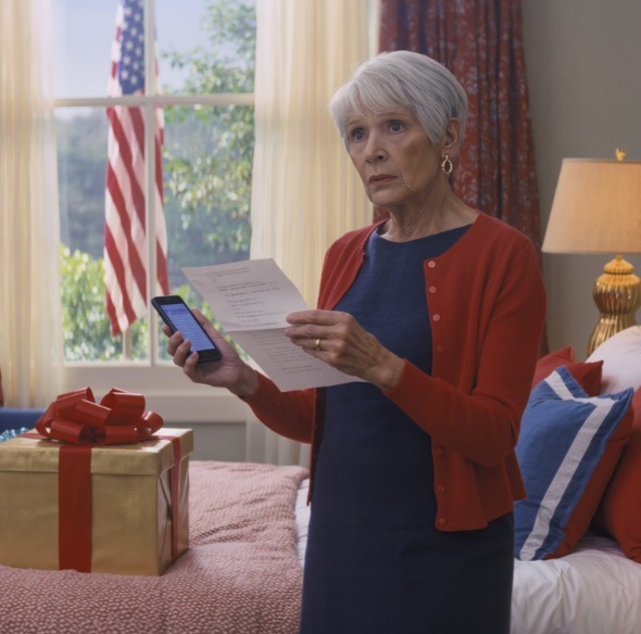 Mój syn napisał mi SMS-a: „Mamo, nie przychodź. Rodzice mojej żony nie chcą, żebyś tu była”. Nie odpisałem. Po prostu podniosłem słuchawkę i wykonałem dokładnie jeden telefon – wszyscy byli cicho.