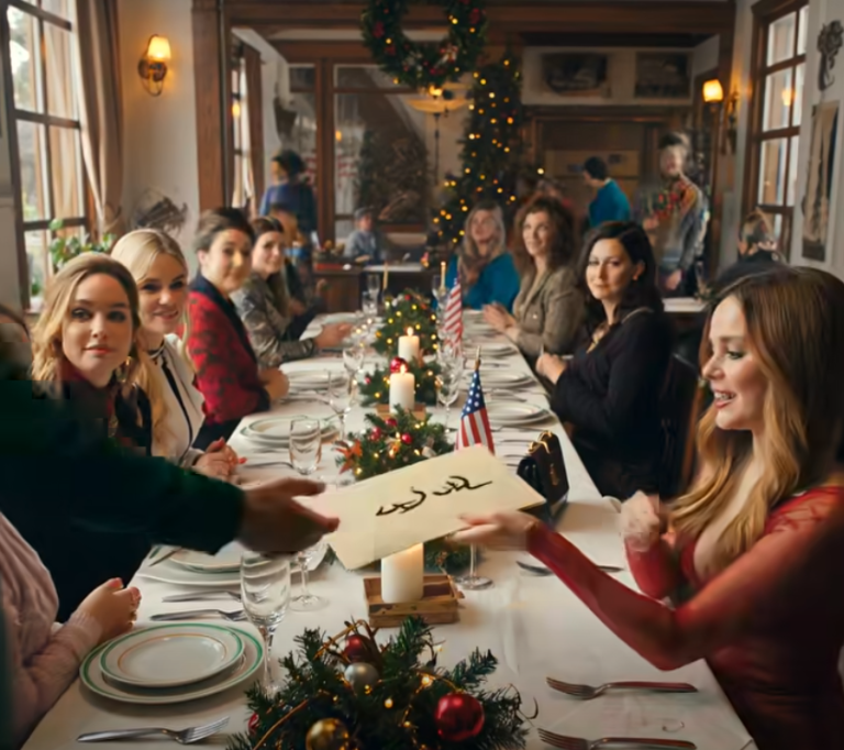 Moja narzeczona powiedziała: „Przestań przedstawiać mnie jako swoją przyszłą żonę. Czuję się, jakbym nie decydowała sama”. Odpowiedziałem: „Dobrze wiedzieć”. Tego wieczoru po cichu usunąłem swoje nazwisko z każdej listy gości, do której mnie dodała. Dwa dni później weszła na brunch z przyjaciółkami… I kiedy zobaczyła, co czeka na jej miejscu, po prostu przestała mówić i wpatrywała się w nią.