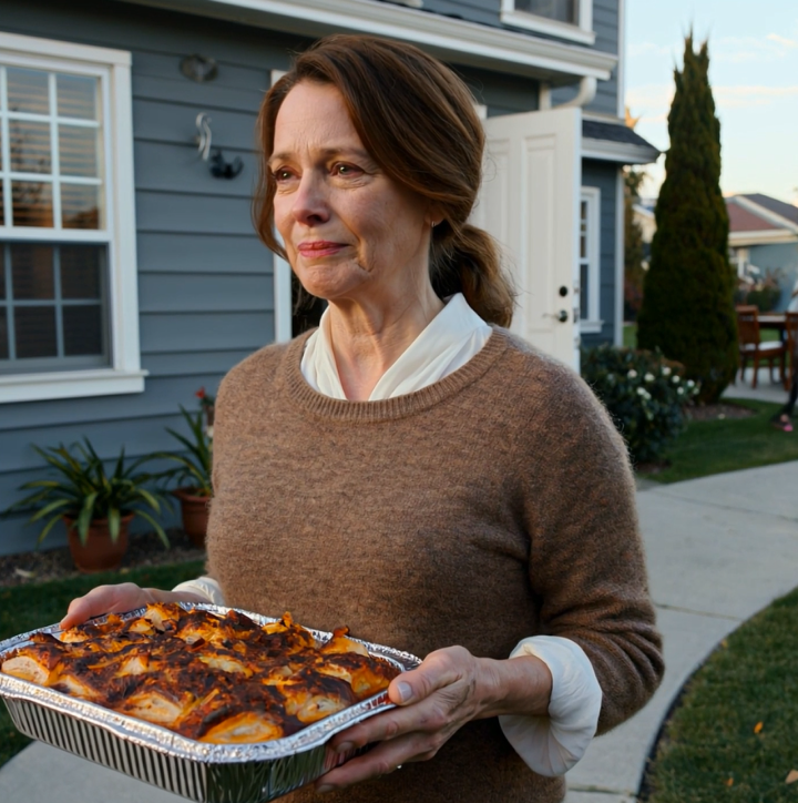 Przyszłam do syna w Święto Dziękczynienia 2025 roku, ale on powiedział: „Kto cię zaprosił, staruszko? To tylko dla rodziny. Wyjdź”. Wyszłam w milczeniu, ale następnego ranka…