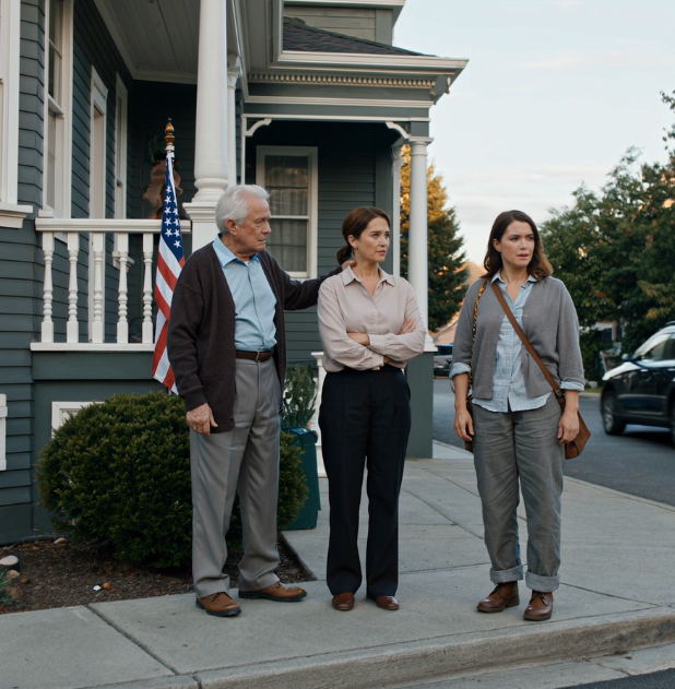 „Dlaczego przyjeżdżasz Uberem? Co się stało z SUV-em, którego kupiliśmy ci na 24. urodziny?” Zanim zdążyłam otworzyć usta, mama się uśmiechnęła: „Jej siostra potrzebowała tego bardziej”. Wszyscy zamarli – a potem dziadek zrobił coś, czego nikt z nas się nie spodziewał.