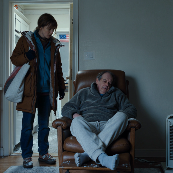 Wróciłem do domu na Święto Dziękczynienia. W domu panował chłód. Na blacie wisiała karteczka: „Wybraliśmy się na rejs. Ty zajmij się Victorem”. Znalazłem jego umierającego ojczyma drżącego w ciemności – zostawili go na pewną śmierć. Ale otworzył oczy i wyszeptał: „Oni nie wiedzą o… pomóż mi się zemścić”. Kiedy wrócił…