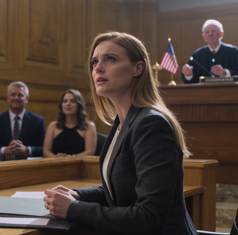 Po tym, jak mój dziadek miliarder zmarł i zostawił mi cały majątek, moi rodzice, którzy ignorowali mnie przez całe życie, próbowali pozwać mnie o pieniądze. Kiedy wszedłem na salę sądową, sędzia zamarł. „Czekaj… zarzuty są przeciwko tobie?”