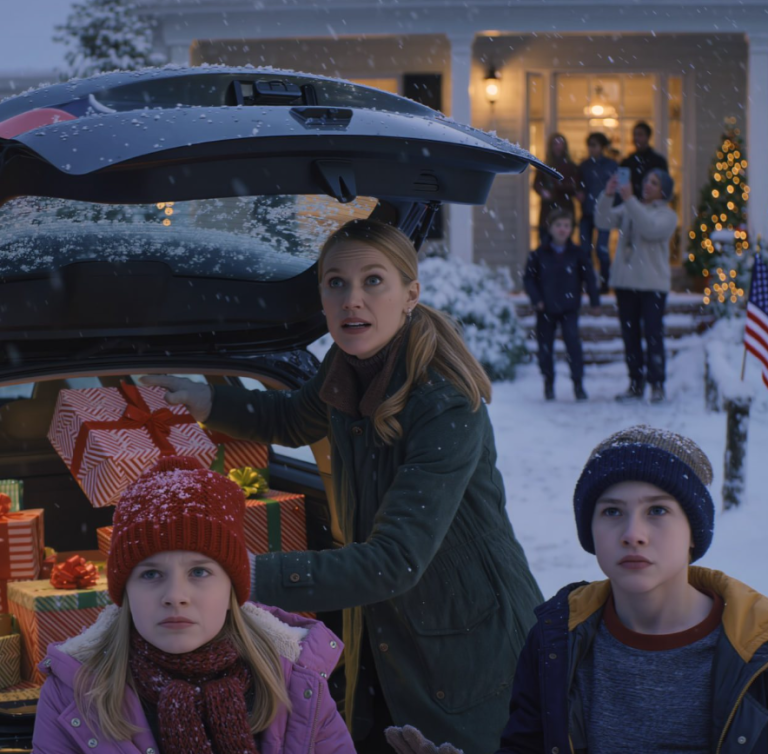 Moje dzieci nie zostały zaproszone na Boże Narodzenie, bo „nie było wystarczająco miejsca”. Ale dzieci mojego brata kręciły się po całym domu. Po cichu zapakowałem prezenty i wyszedłem. Następnego ranka „rozpakowałem prezenty” w sposób, o jakim moi rodzice nigdy nie myśleli.