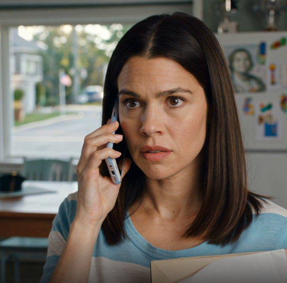 Moi rodzice powiedzieli, że babcia wysłała mi 200 dolarów na ukończenie szkoły — ale później zapytała o te 18 000 dolarów…