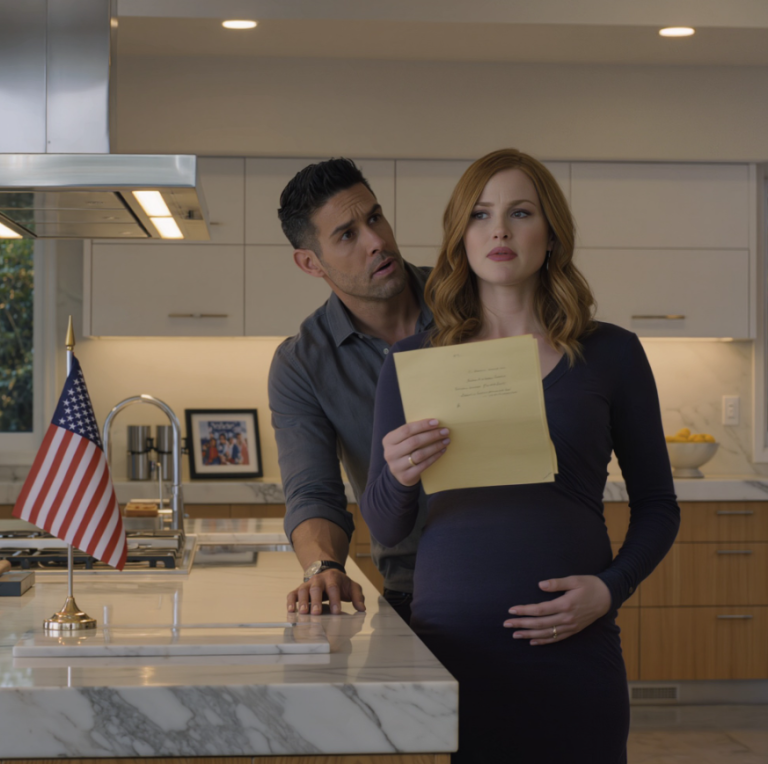 W wieku 32 lat mama powiedziała, że ​​„się spóźniam” i kazała mi przestać czekać. Wyszłam za mąż za „głuchego” milionera z branży technologicznej w Północnej Kalifornii, rzuciłam się w wir języka migowego i porzuciłam karierę architekta, aby zbudować nasz dom. Myślałam, że postępuję właściwie – aż do szóstego miesiąca ciąży w naszej kuchni w Palo Alto, kiedy nagle powiedział: „Nigdy nie byłam głucha”.