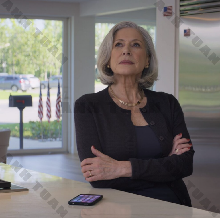 Mój zięć napisał mi SMS-a: „Nie przychodź na grilla, jeśli się pojawisz, impreza po prostu nie będzie udana”. Odpowiedziałem po prostu: „Rozumiem”. Nie miał pojęcia, że ​​„nadmiernie wymagająca teściowa”, którą właśnie wyrzucił z grilla, była w rzeczywistości milczącą właścicielką salonu samochodowego, który co miesiąc wypłaca mu pensję.