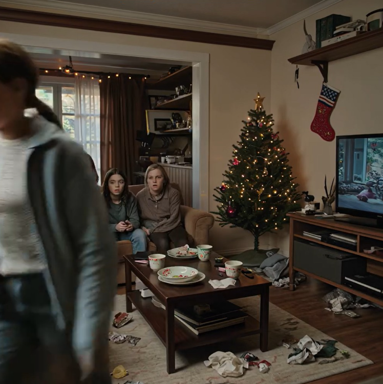 Moja mama pozwalała mojemu młodszemu rodzeństwu opuszczać obowiązki domowe, podczas gdy ja zajmowałam się wszystkim. Kiedy w końcu im to powiedziałam, zbagatelizowali to – „Jesteś zbyt wrażliwy”. Więc wyprowadziłam się tego samego dnia. Zaraz potem… Byli w szoku i panice.