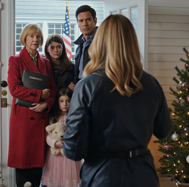 Moja 6-letnia córka omal nie umarła, gdy rodzice celowo zostawili ją zamkniętą w samochodzie na ponad trzy godziny podczas fali upałów. „Świetnie się bawiliśmy bez niej” – powiedziała moja siostra. Nie płakałam. Działałam. TRZY GODZINY PÓŹNIEJ ICH ŻYCIE ZACZĘŁO SIĘ ROZPADAĆ